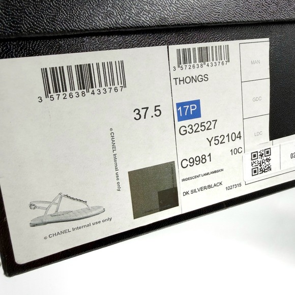 Chanel Thong Sandals Chain CC Logo Dark Silver Leather Quilted Flat 37.5 / 7.5 - Picture 11 of 11